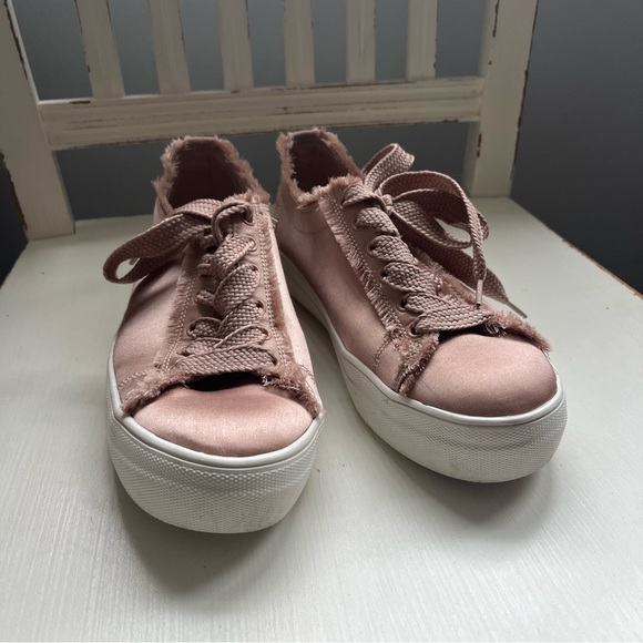 Pink Steve Madden Sneakers Size 7 - Picture 3 of 7